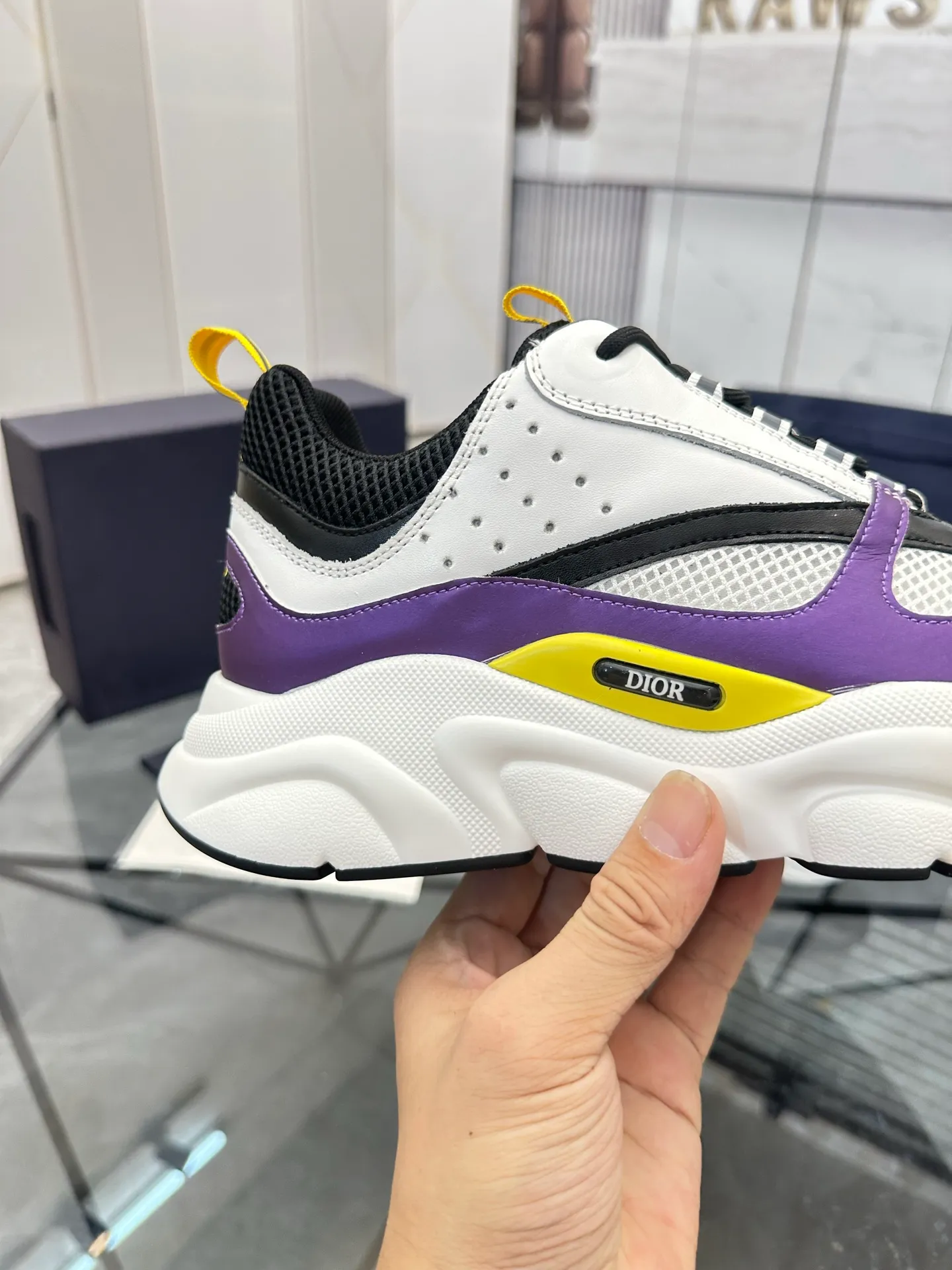 Men's shoes: 💰P460¥ Ready in Guangzhou, fully packaged Product trademark: Dior* "Dior*" low-top casual shoes Regular size: 38-46 (can be customized to 47) B22 Product materials: imported cowhide leather upper spliced ​​with original fabric, breathable lining, original outsole. Number: 920